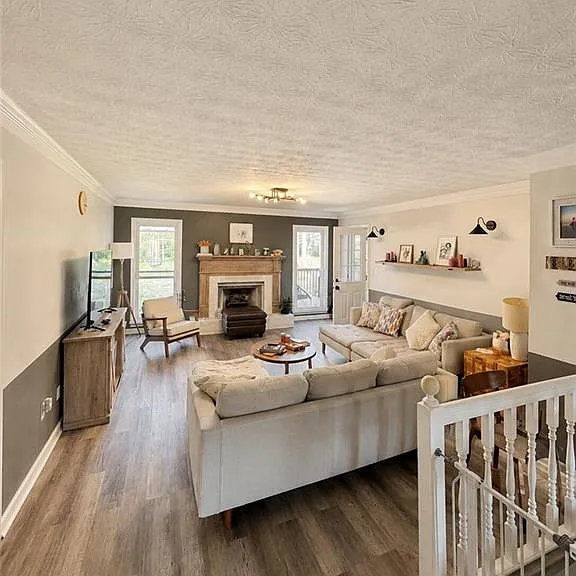 646 Hunt Station Dr — Photo 3