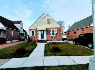 130-16 234th St, Rosedale, NY 11422