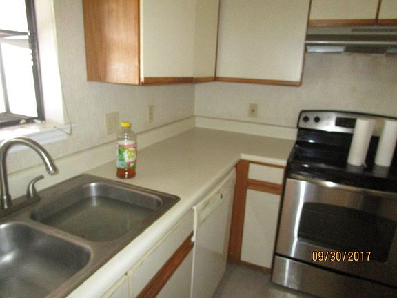 3rd image of 15422 Salt Cay Ct
