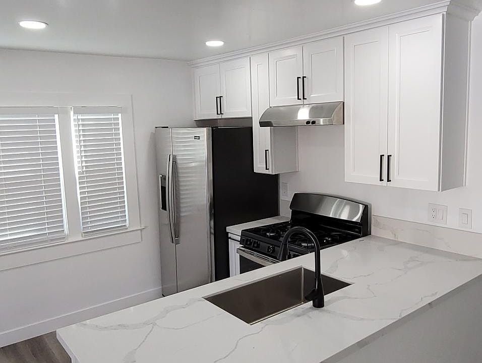 1st image of 2993 Thorn St