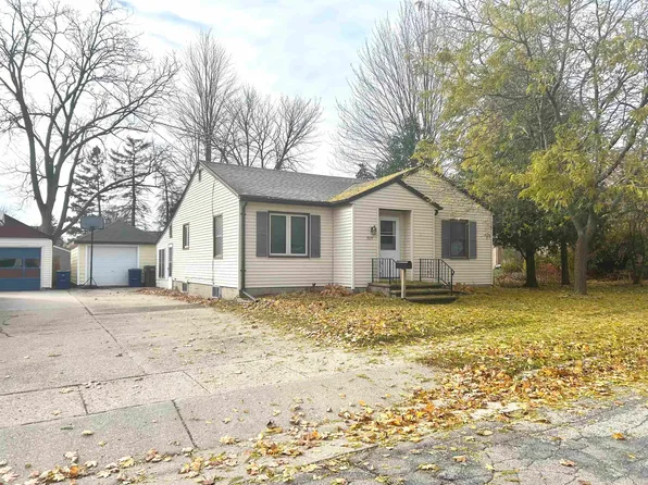 705 6th St, Menasha, WI 54952
