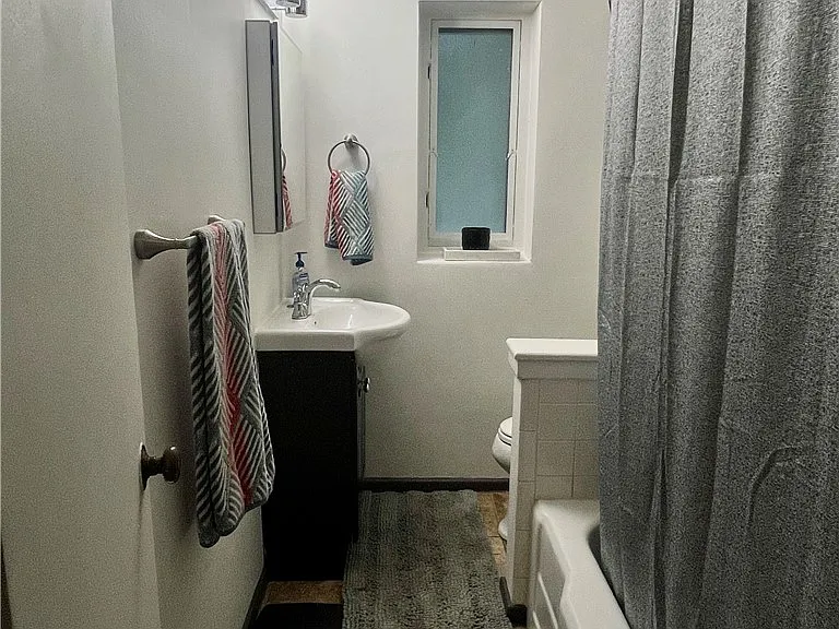 24 Menlo Pl #LOWER — Photo 14