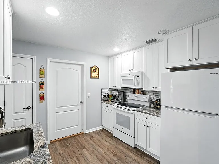 20 Bennett Ln — Photo 16
