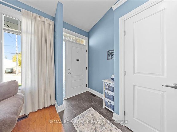 4th image of 131 Elizabeth St