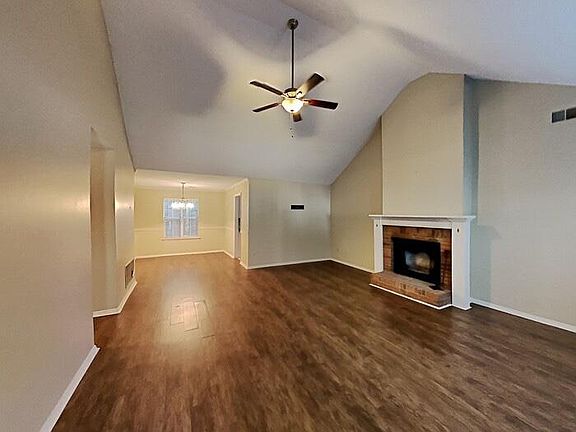 3rd image of 4117 Chanticleer Dr NW