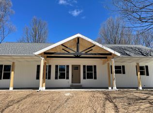 2412 W Garfield, New Era, MI 49446