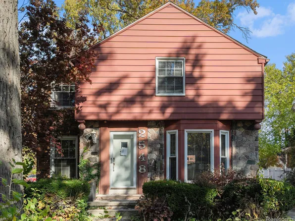 2548 Woodstock Dr, Detroit, MI 48203