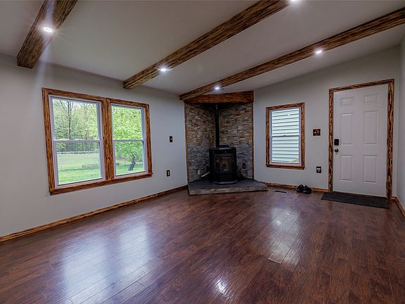 4th image of 261 Depot Hill Rd