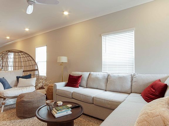 3rd image of 106 Date Palm Ln #106