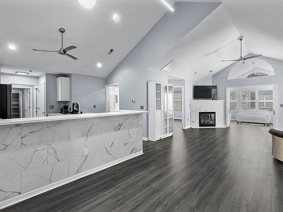 4th image of 168 Stonegate Blvd. #168