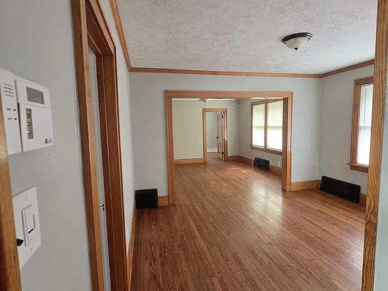 4562 Charles St — Photo 15