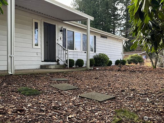 4th image of 3700 SE 14th Avenue #128