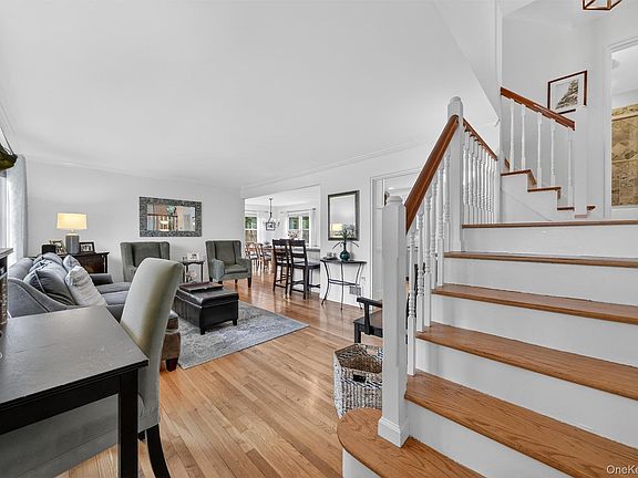 5th image of 18 Clovebrook Road