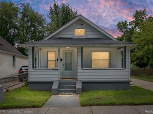17638 Ivanhoe St, Roseville, MI 48066
