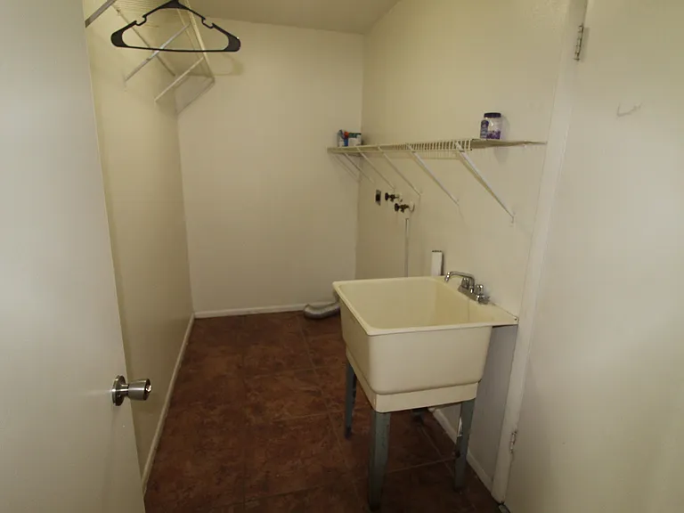 5565 Baffin Cir — Photo 25