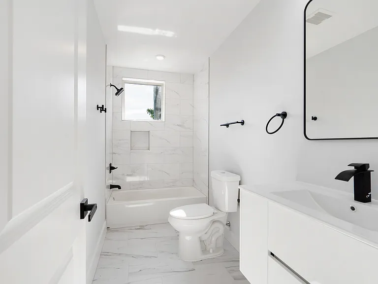 2326-28 N 9th St #201 — Photo 7