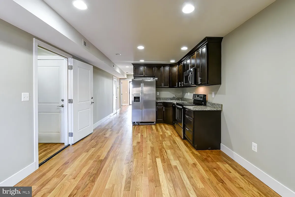 Building Photo - 2031 Benning Rd NE #B