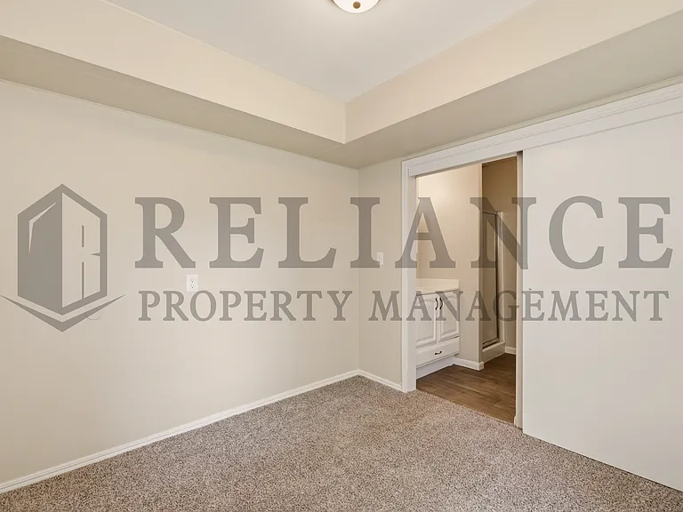 4546 S Osage St — Photo 28