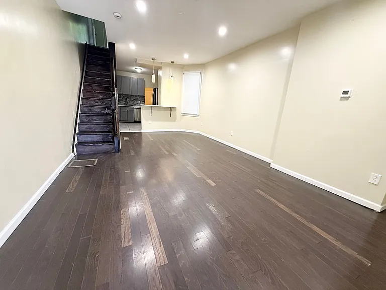 7275 Saybrook Ave — Photo 14