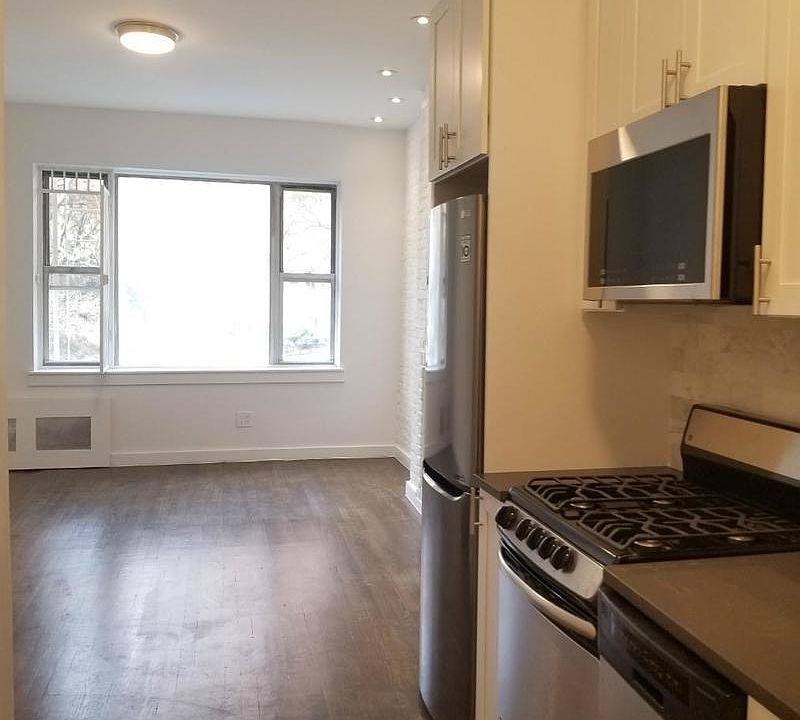 1st image of 1736 2nd Ave APT 1B