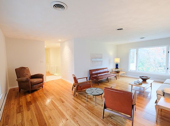 4th image of 4711 Red Bluff Dr