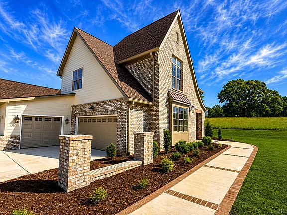 3rd image of 1079 High Oaks Dr