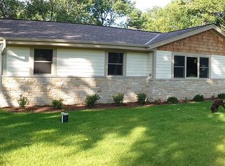 12160 W Somerset Dr, Franklin, WI 53132