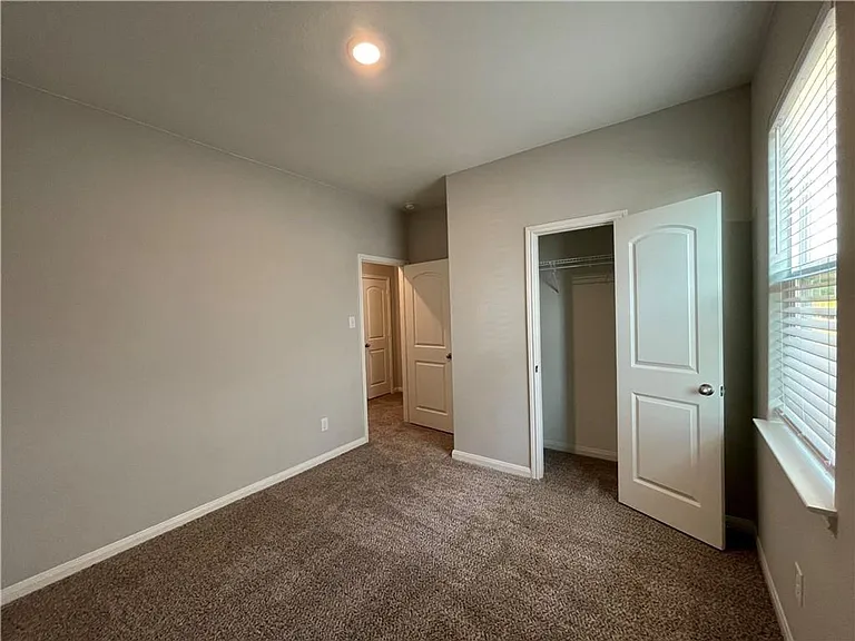 508 Republic Dr — Photo 11