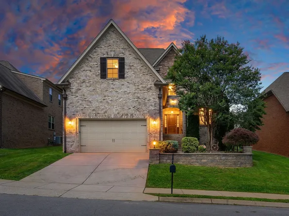 8027 Fenwick Ln, Spring Hill, TN 37174