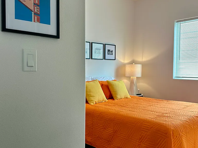 504 S Alder St #4 — Photo 10