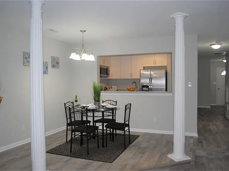 948 Allendale Dr — Photo 6