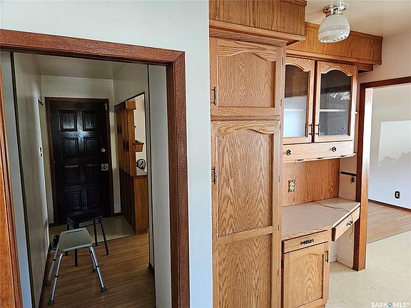 2nd image of 1311 rothwell STREET