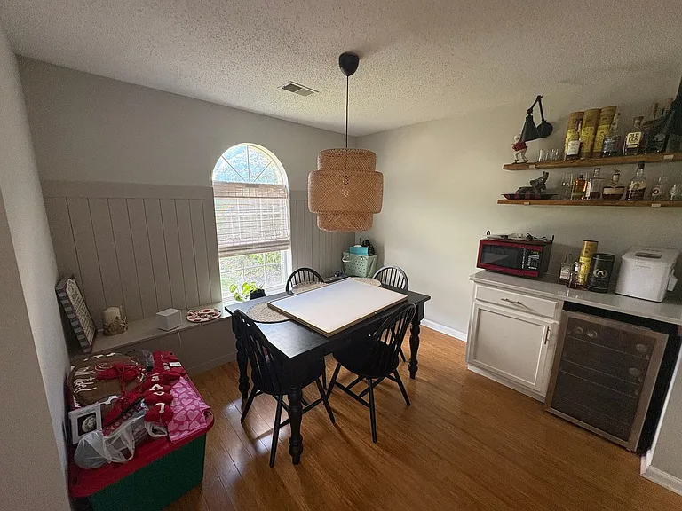 10021 Bellflower Way — Photo 3
