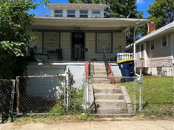 3032 Elmwood Ave, Kansas City, MO 64128