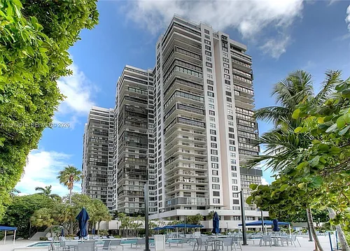2333 Brickell Ave #308 Photo 1