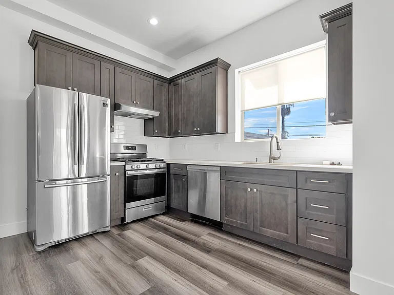 6006 N Klump Ave — Photo 22