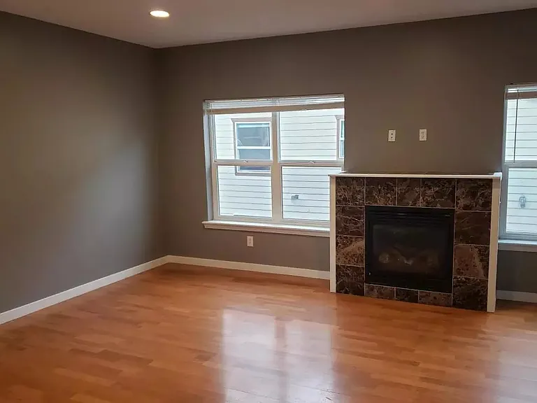 12404 Ambaum Blvd SW #C1 — Photo 3