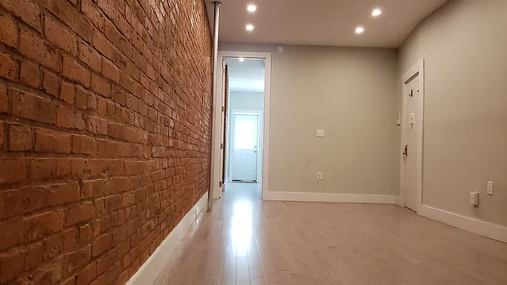 Rented by The Hamilton Group | media 4