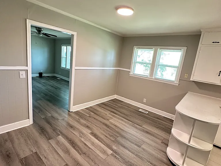 328 Polly Dr — Photo 7