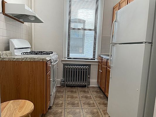 2nd image of 34-42 30th St #R1