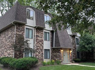 234 W Court Of Shorewood APT 3B, Vernon Hills, IL 60061