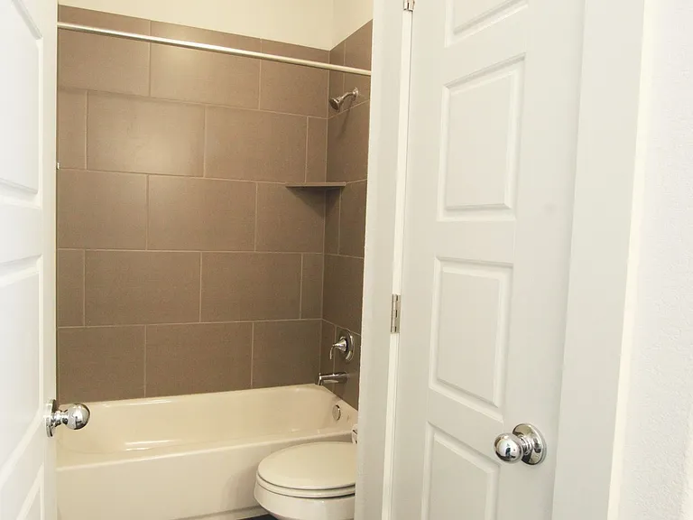 1507 Homespun Rd — Photo 32