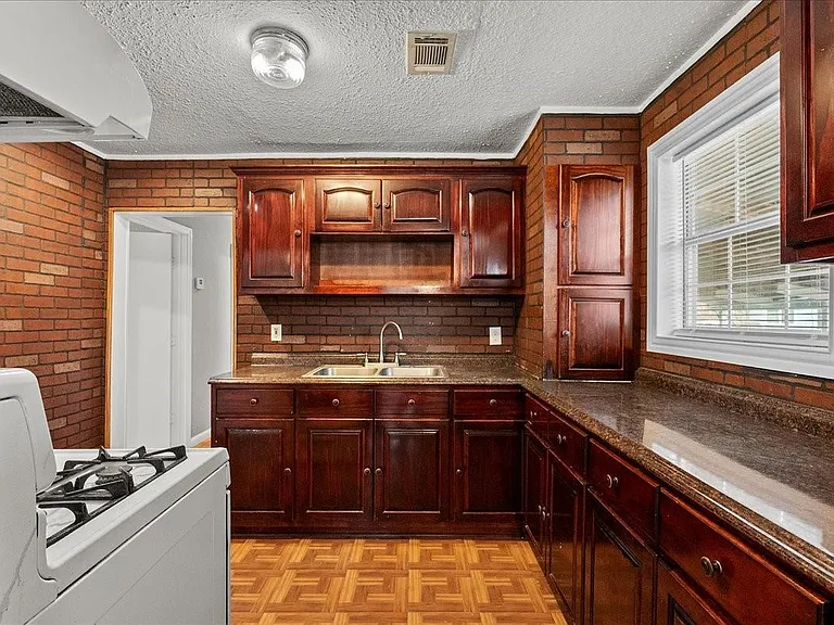 14029 McNair St — Photo 11