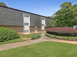 5235 Chemin De Vie NE, Sandy Springs, GA 30342