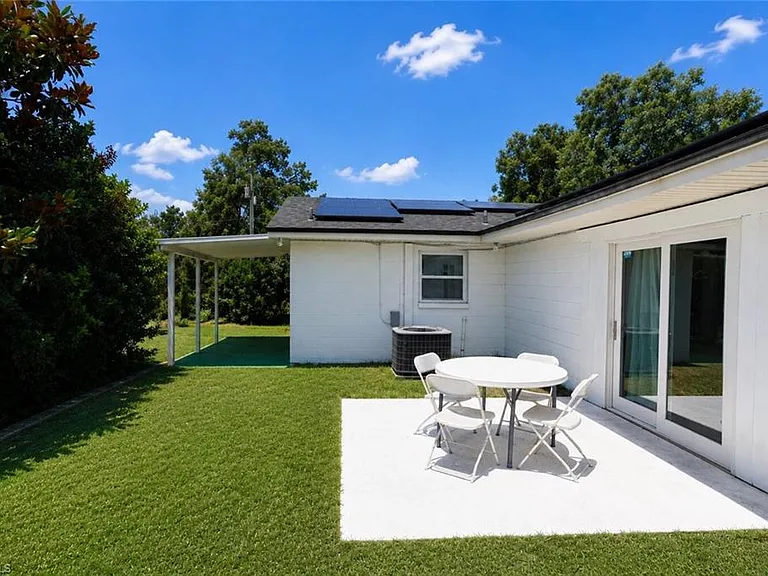 655 SW Pointview Rd — Photo 10