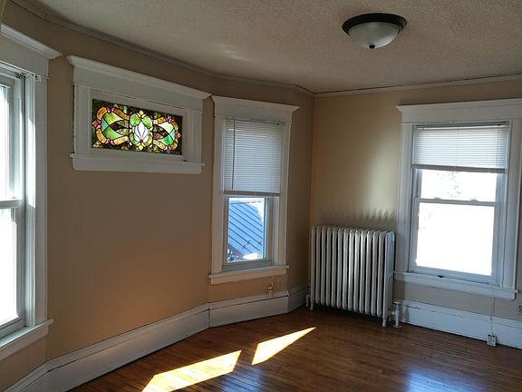 Dining room.