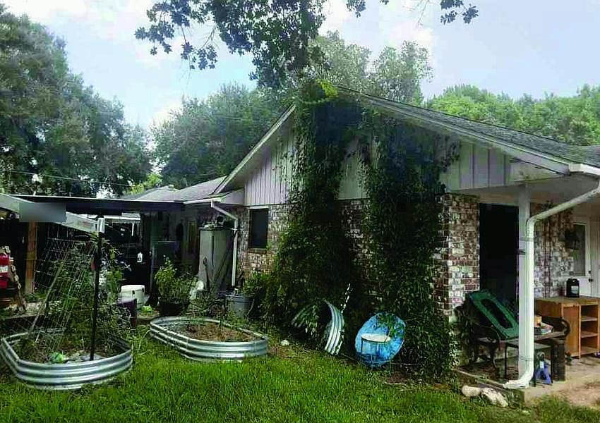 2nd image of 416 Friery St