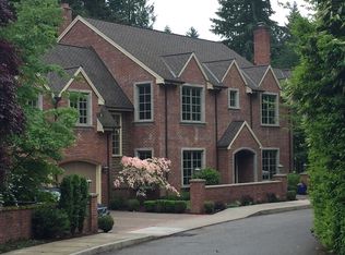 724 S Castleridge Ln, Portland, OR 97219