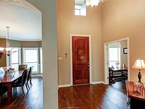 3rd image of 710 Royal Adelade Dr