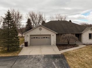7141 W Pleasant Valley Rd, Blanchard, MI 49310